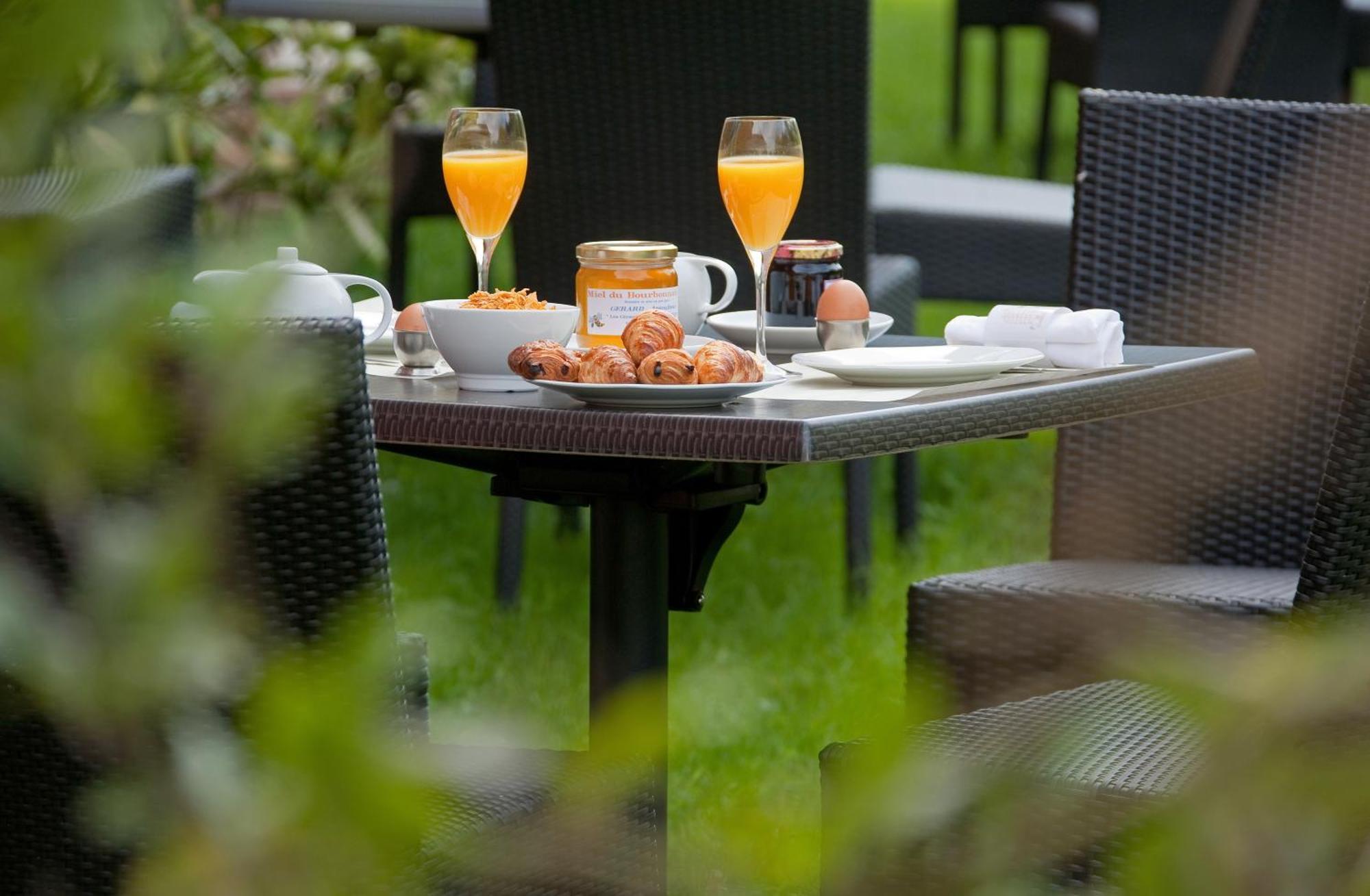 Auberge Du Moulin Marin Lapalisse Kültér fotó