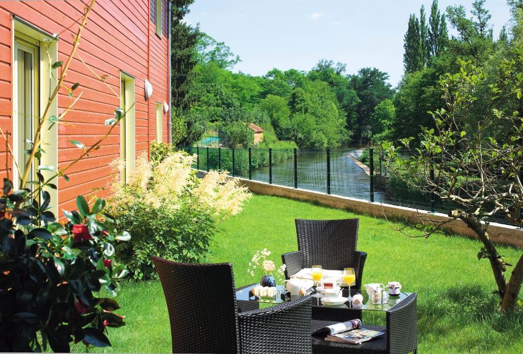 Auberge Du Moulin Marin Lapalisse Kültér fotó